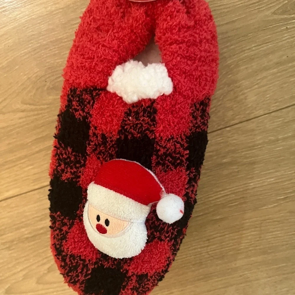 Set of 2 Cozy Christmas Slipper Socks – Fuzzy Babba & Legale – Size 4–10